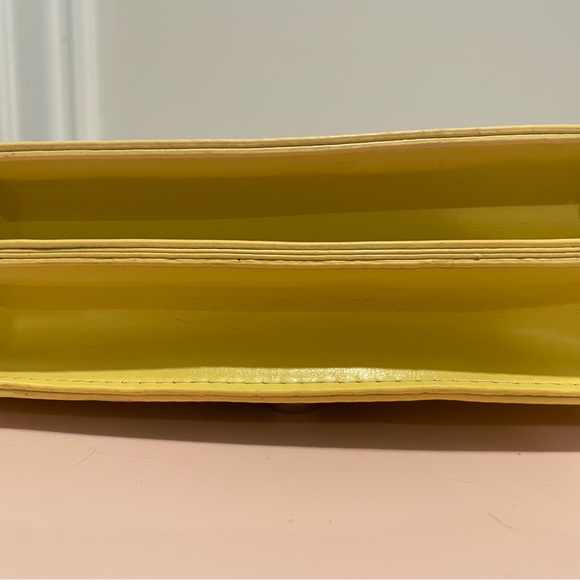 Yellow Purse - Picture 5 of 7